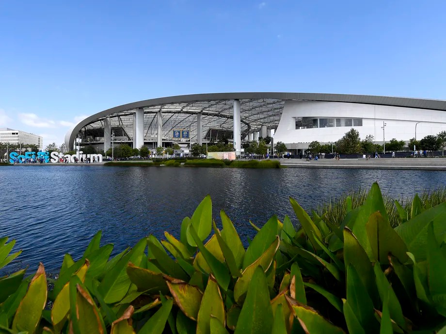 Where to Eat Near SoFi Stadium Before (or After) a Show